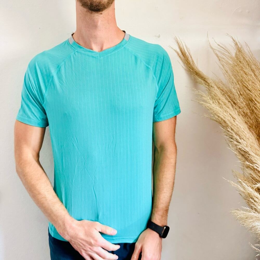 MENS LULULEMON Aqua Blue Mint Green Gym Active Workout Reflect Tee Shirt Top S